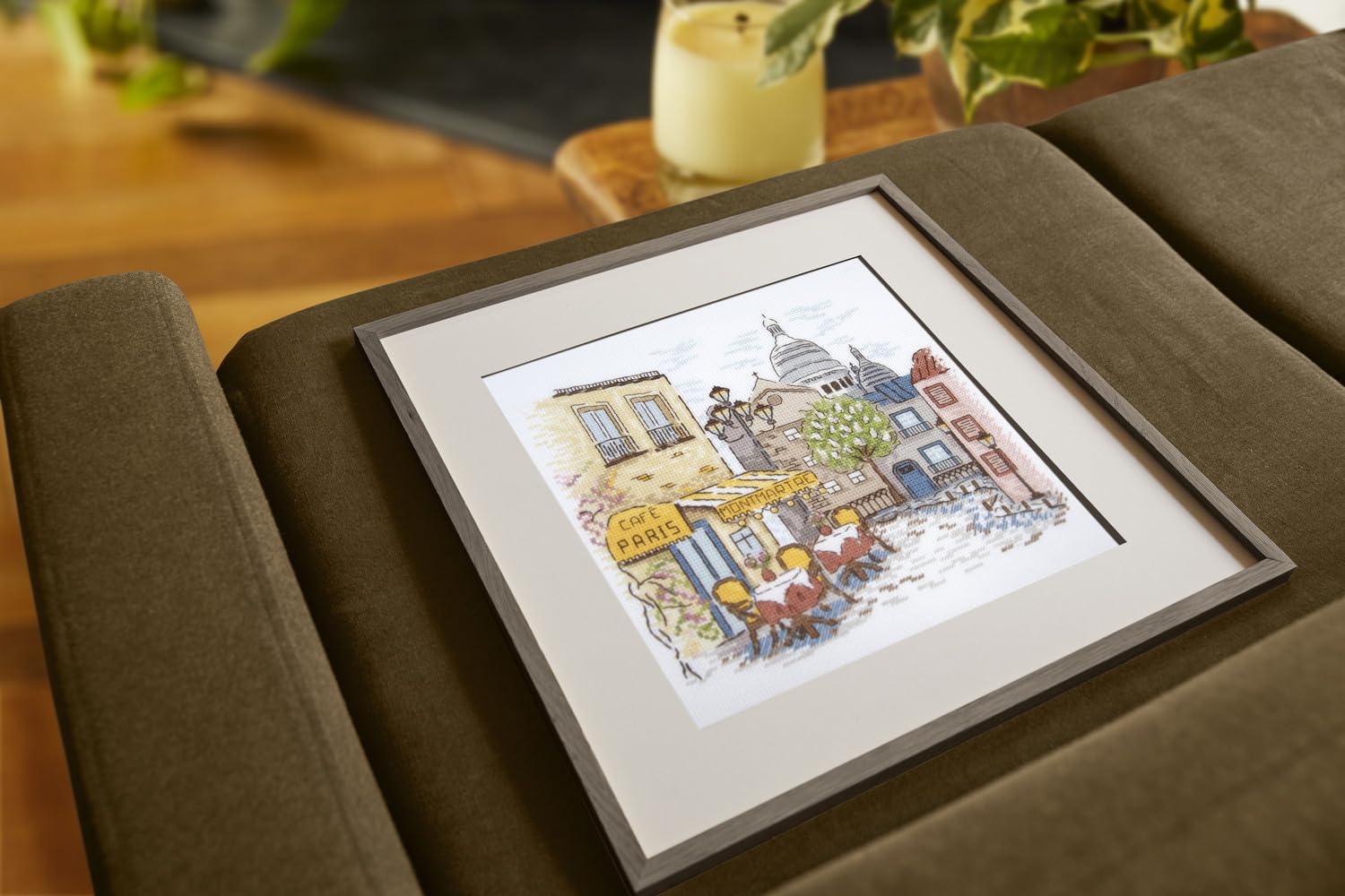 dmc-montmartre-di-anna-matvieieva-kit-punto-croce-esperto-23x21-cm image 4