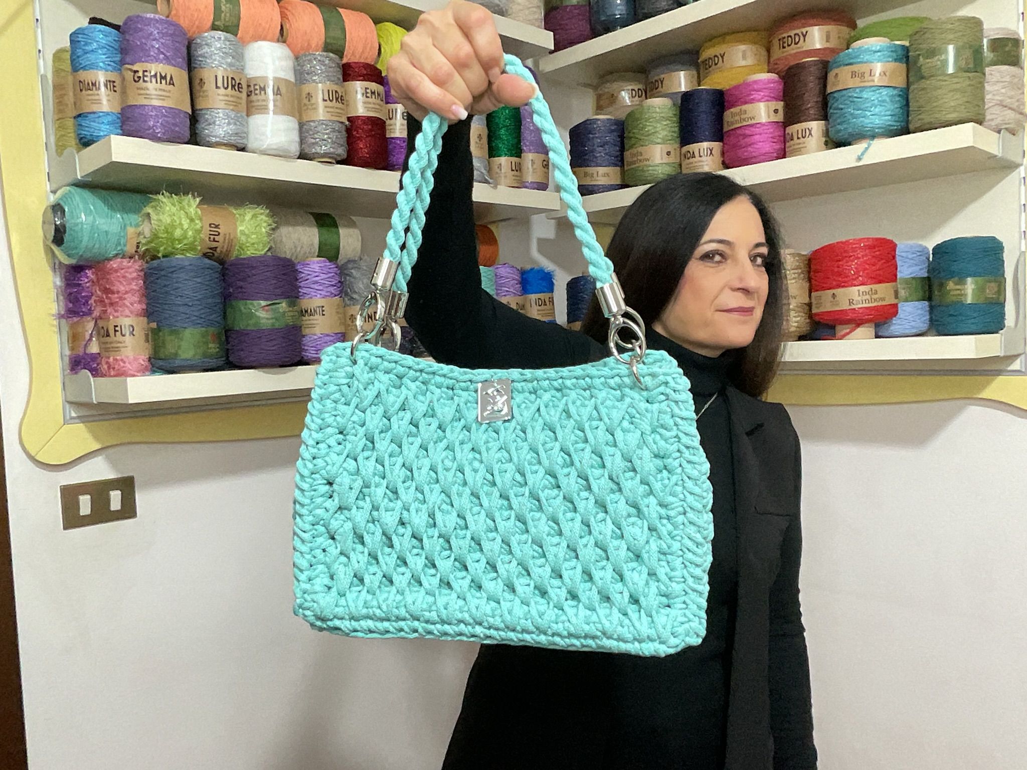 borgo-de-pazzi-kit-borsa-nido-d-ape-di-tiziana-volpe-crochet image 1