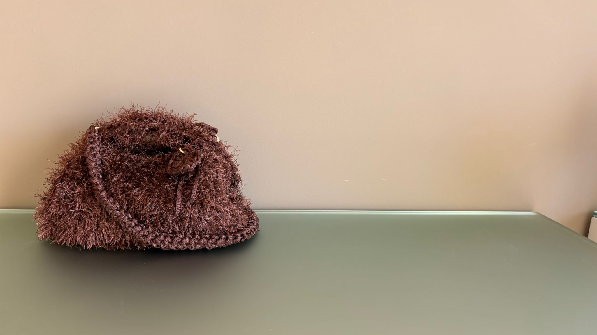 borgo-de-pazzi-kit-clutch-orsetto-di-frainodi-crochet-kit-borsa-teddy image 1