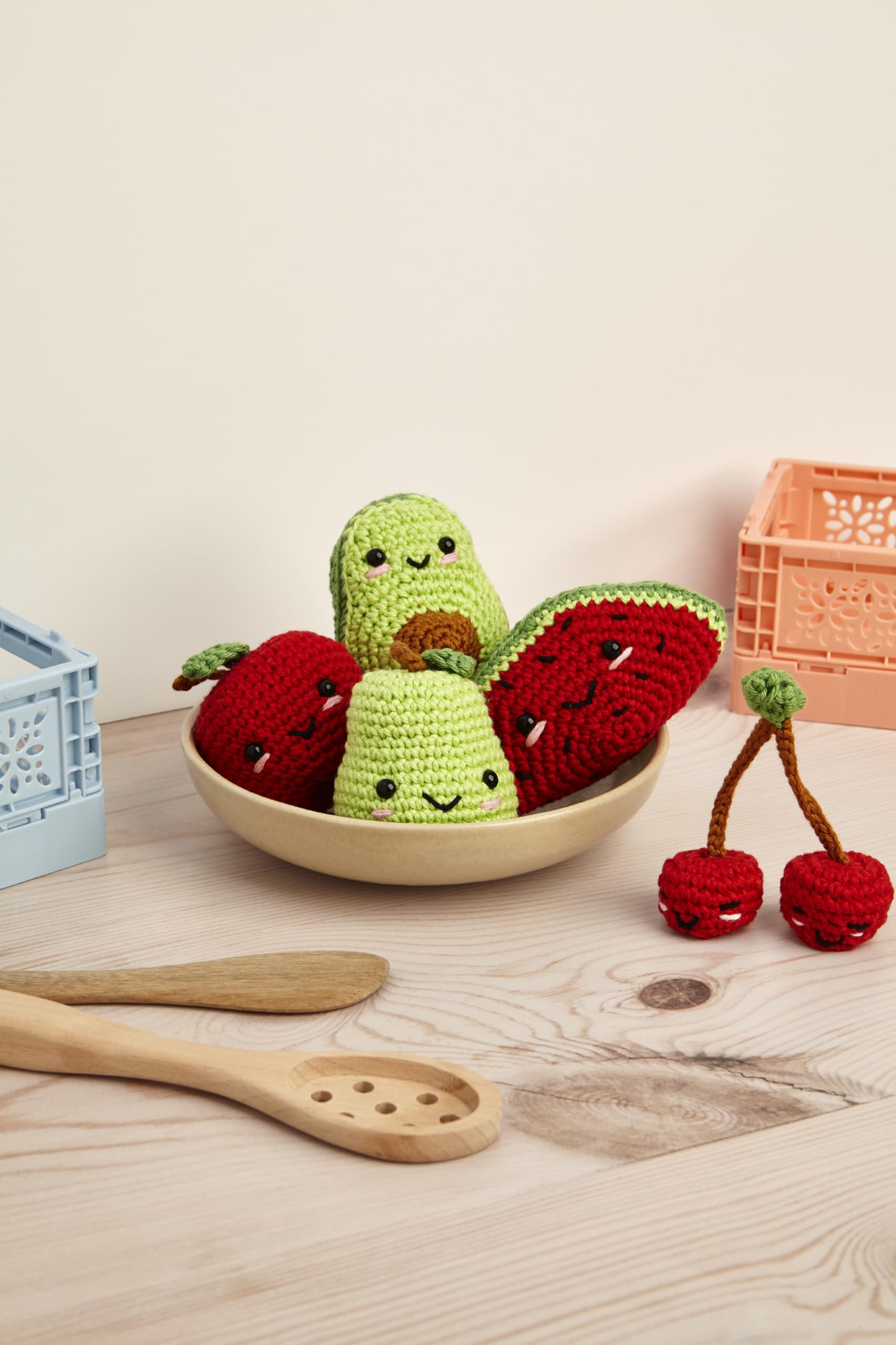 dmc-gift-of-stitch-i-nostri-amici-fruttini-kit-amigurumi-uncinetto-intermedio image 2
