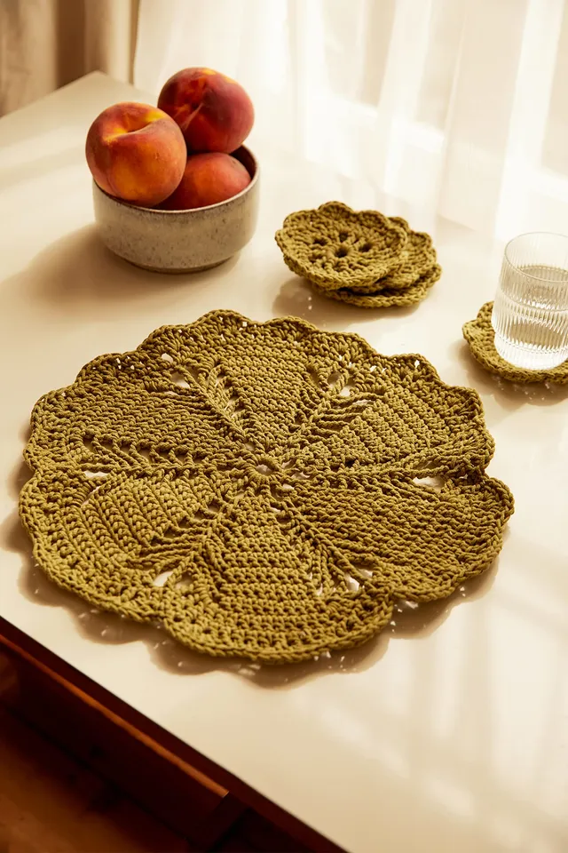 dmc-una-tavola-armoniosa-kit-gift-of-stitch image 1