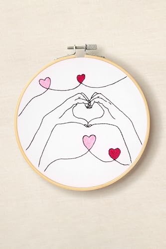 dmc-the-designer-collection-mani-a-forma-di-cuore-di-jenni-davis-kit-ricamo-faci image 4