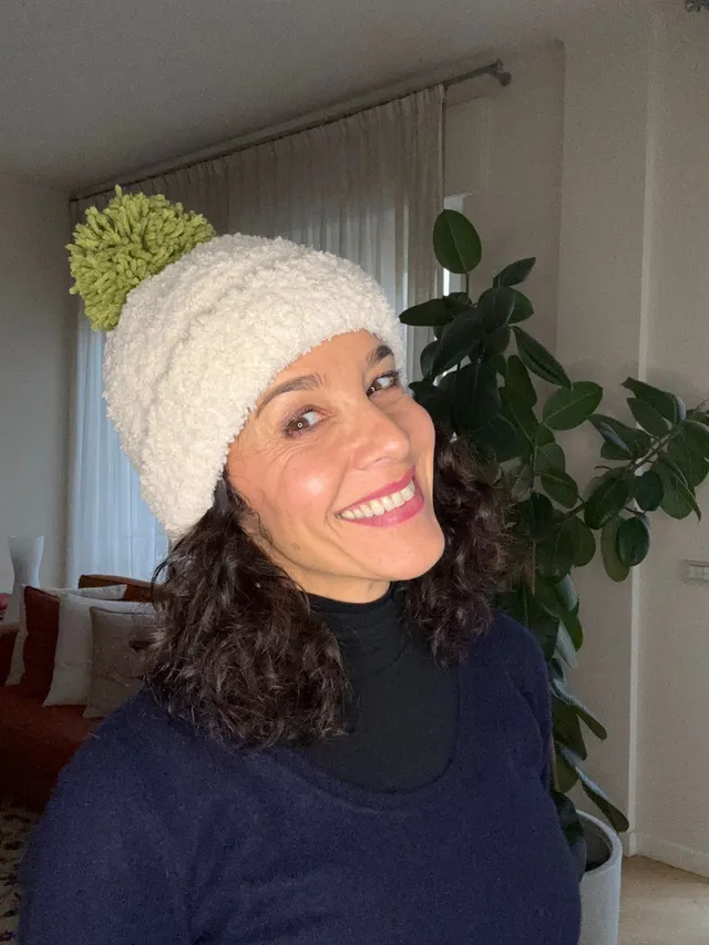 borgo-de-pazzi-kit-cappellino-teddy-con-pon-pon-amore-mix image 1