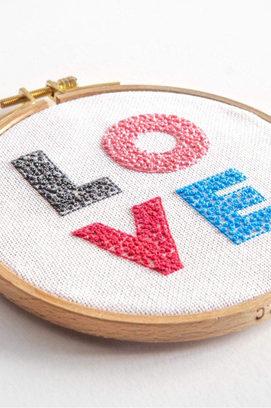 dmc-gift-of-stitch-kit-ricamo-love-cotone-perla-8-con-telaio-12-5-cm image 2