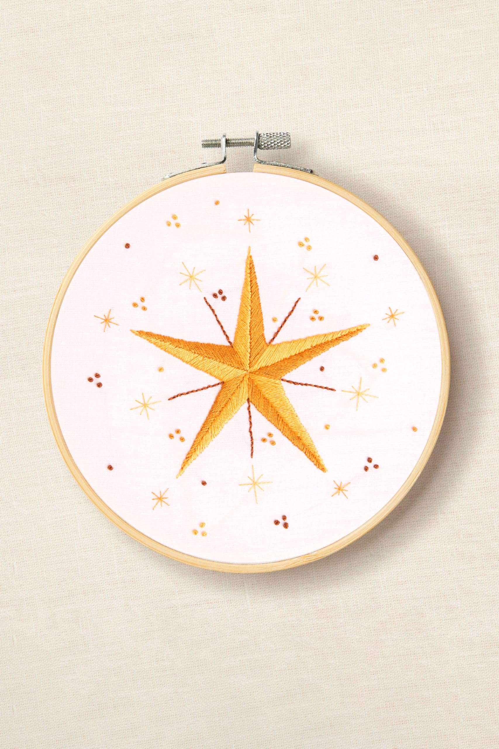 dmc-the-designer-collection-la-luce-delle-stelle-di-jenni-davis-kit-ricamo-facil image 2