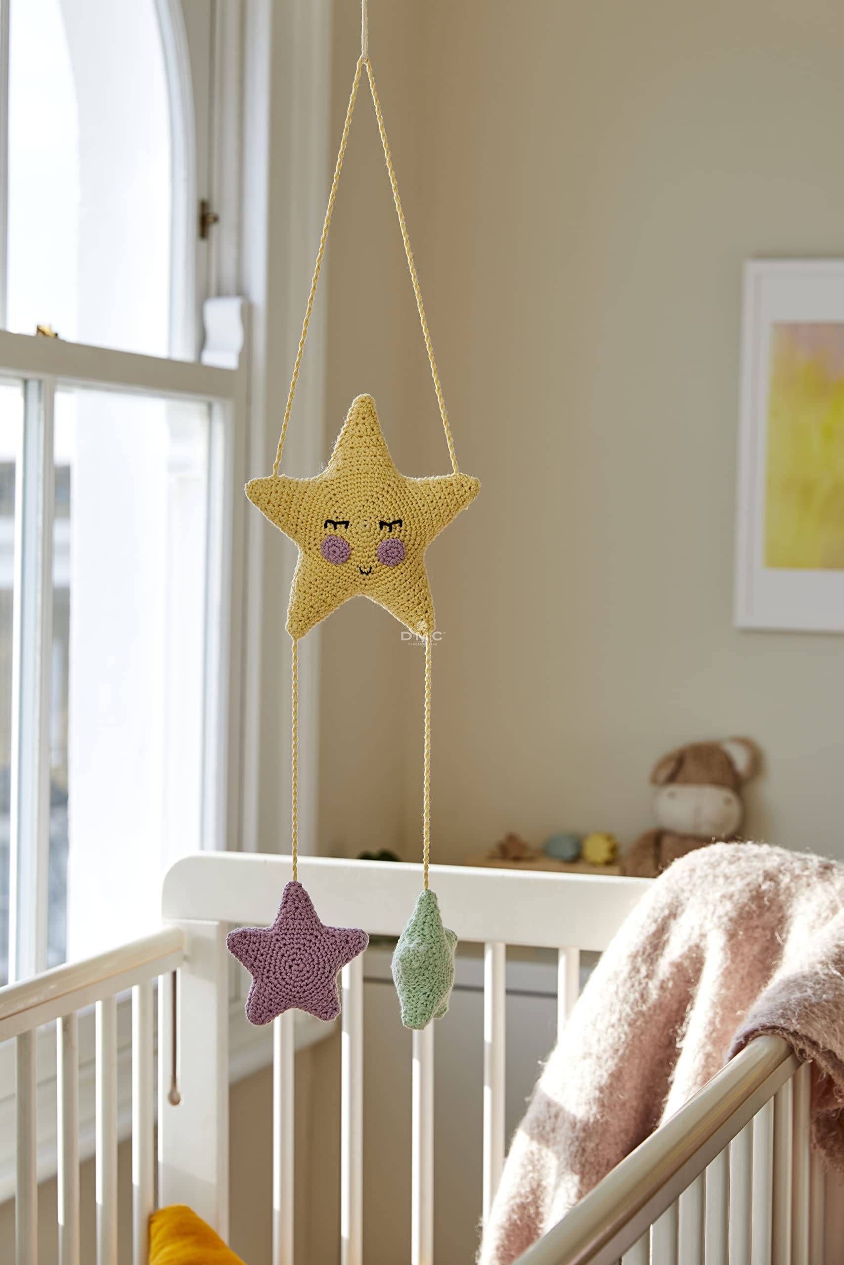 dmc-gift-of-stitch-giostrina-di-stelle-kit-uncinetto-neonato image 3